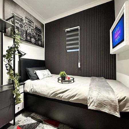Boutique Backyard Bungalow - Brimsdown Enfield Luaran gambar