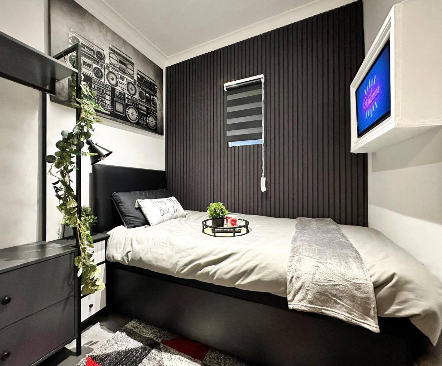 Boutique Backyard Bungalow - Brimsdown Enfield Luaran gambar