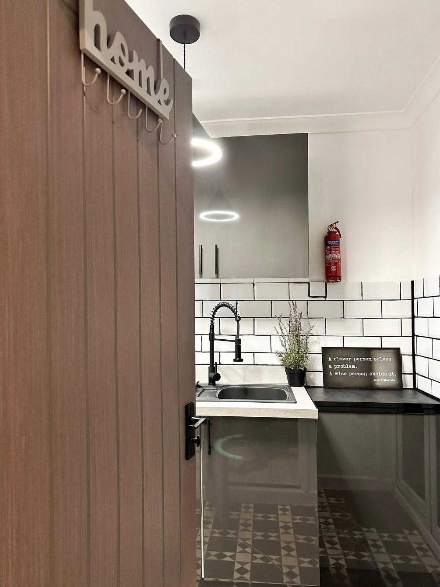 Boutique Backyard Bungalow - Brimsdown Enfield Luaran gambar