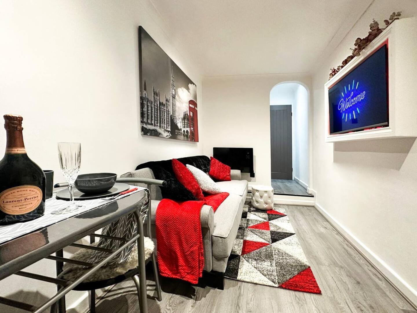 Boutique Backyard Bungalow - Brimsdown Enfield Luaran gambar
