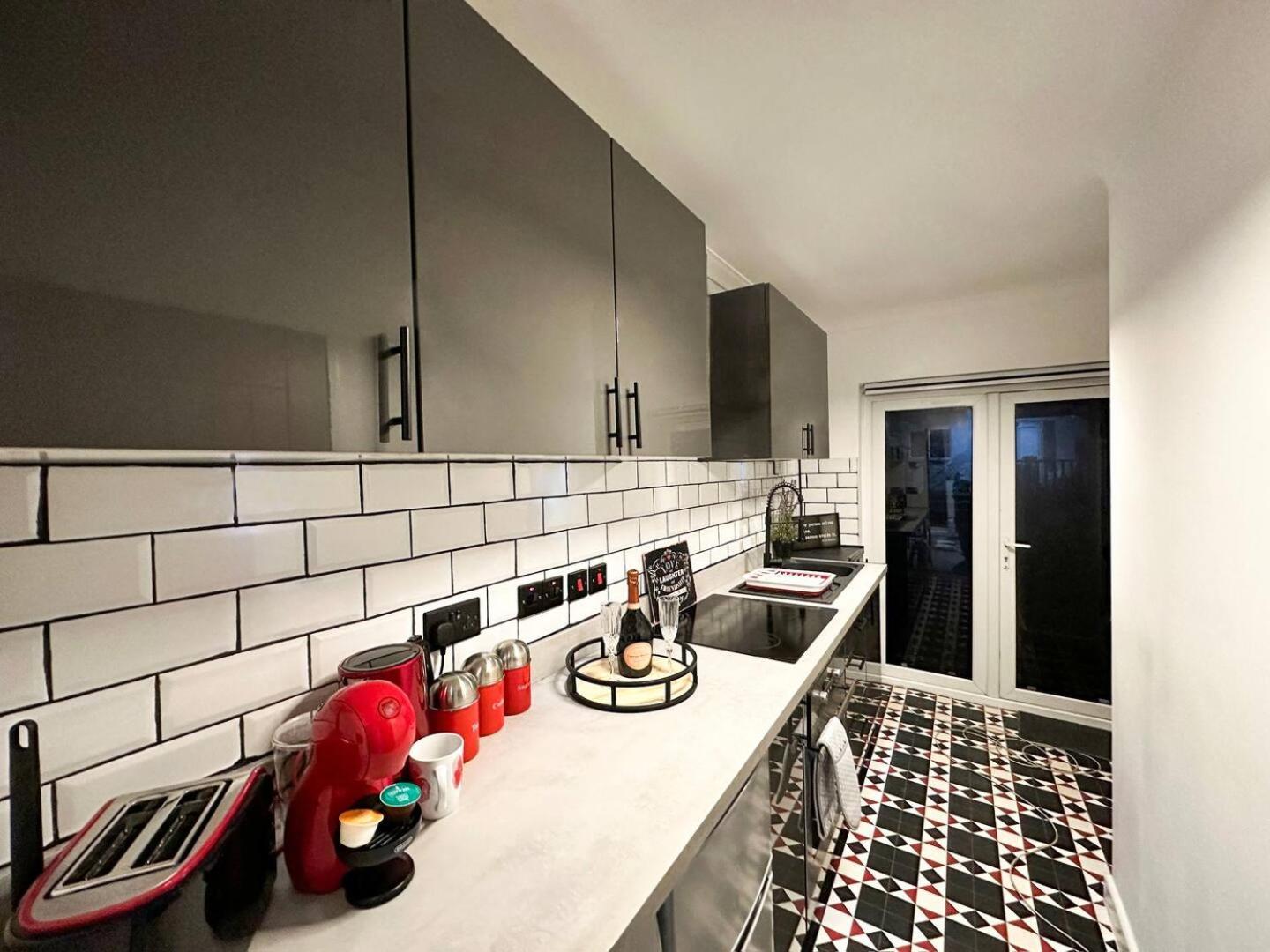 Boutique Backyard Bungalow - Brimsdown Enfield Luaran gambar